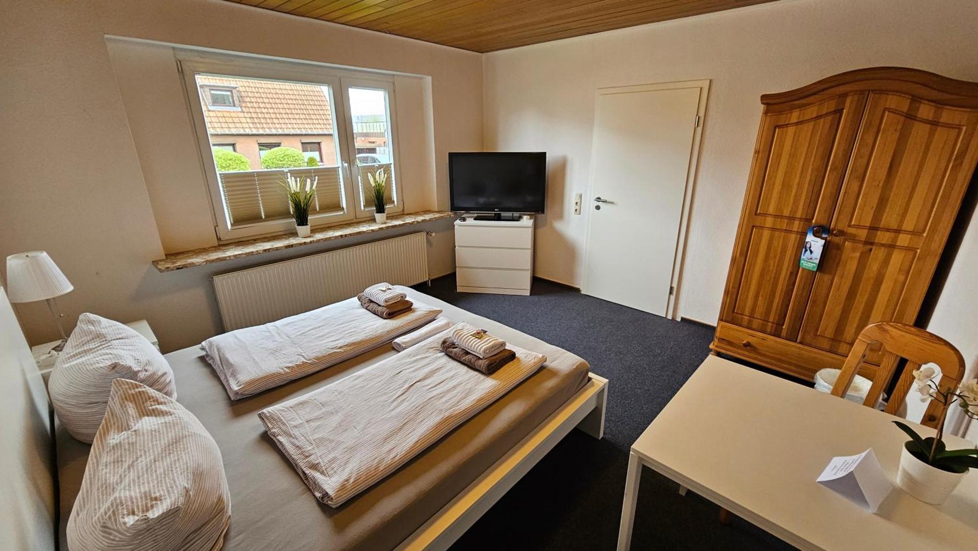 Hotel Dorfkrug Büsum - günstige Altbauzimmer Am Oland Habitación foto