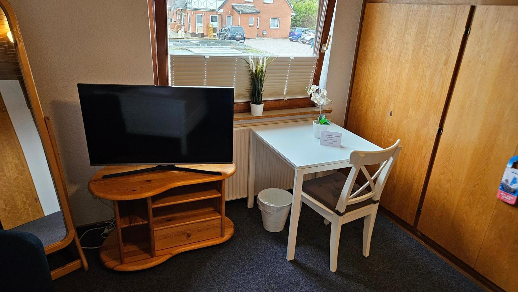 Hotel Dorfkrug Büsum - günstige Altbauzimmer Am Oland Habitación foto